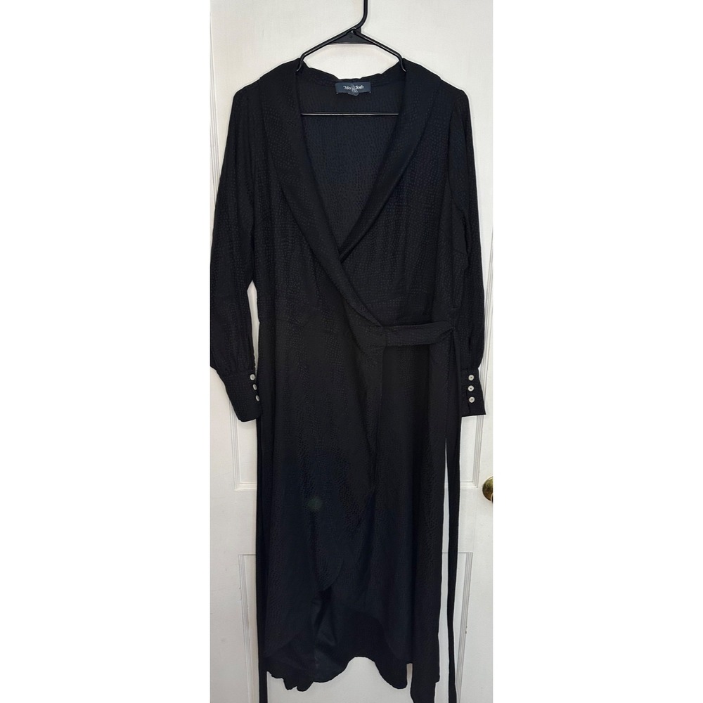 Modcloth Size 1X Black on Black Dot Print Belted Long Sleeve Wrap Dress